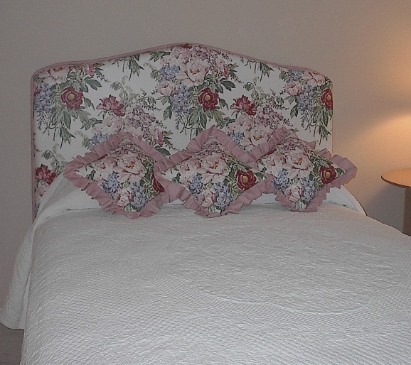 Bedroom - Floral Headboard compliments bedding and more!