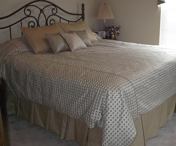 Bedroom - Coordinated bedding, dust ruffle and more!
