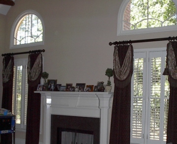 Family Room - Family Room with beautiful Window Treatment